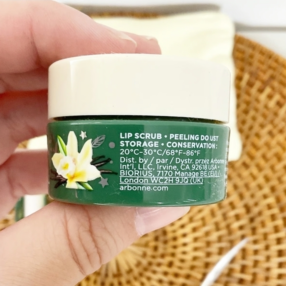 Arbonne Lip Scrub in Green Jar